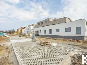 Prodej bytu 1+kk, Praha - Satalice, Za Novákovou zahradou, 33 m2
