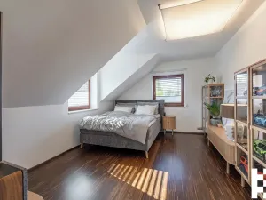 Prodej rodinného domu, Zeleneč, 227 m2