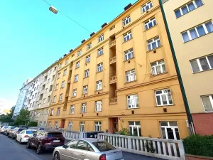 Pronájem bytu 2+kk, Praha - Bubeneč, Raisova, 41 m2