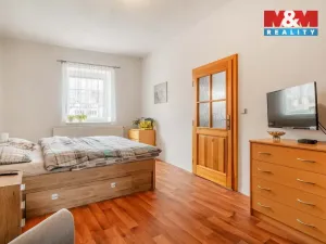 Prodej činžovního domu, Doksy, náměstí Republiky, 235 m2