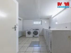 Prodej rodinného domu, Hrdlořezy, 229 m2