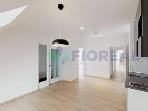 Pronájem kanceláře, Praha - Karlín, Sokolovská, 220 m2