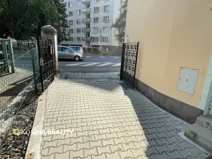 Pronájem bytu 1+1, Karlovy Vary, Závodu míru, 40 m2