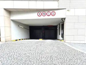 Pronájem garážového stání, Praha - Vinohrady, Dudova, 21 m2
