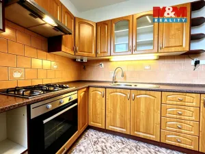 Prodej bytu 2+1, Karviná - Hranice, Bratr. Veverkových, 56 m2