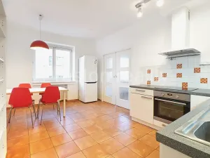 Prodej bytu 2+1, Praha - Holešovice, U měšťanského pivovaru, 86 m2