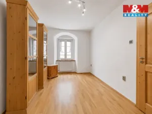 Prodej bytu 3+1, Cheb, Hradební, 56 m2