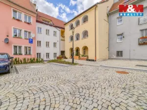 Prodej bytu 3+1, Cheb, Hradební, 56 m2