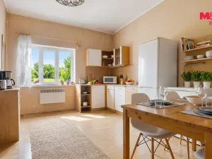 Prodej bytu 2+1, Chabařovice, Husovo náměstí, 88 m2