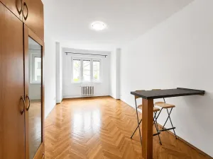 Pronájem bytu 1+kk, Praha - Žižkov, Biskupcova, 30 m2