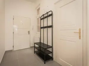 Pronájem bytu 2+kk, Praha - Nové Město, Lípová, 57 m2
