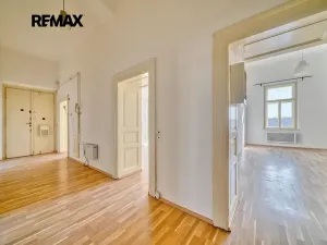 Prodej bytu 3+1, Praha - Smíchov, Janáčkovo nábřeží, 115 m2