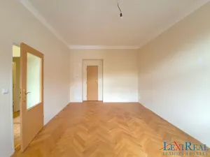 Pronájem bytu 1+1, Praha - Podolí, Podolská, 36 m2