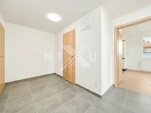 Pronájem bytu 2+kk, Praha - Strašnice, Strančická, 49 m2
