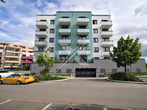 Pronájem bytu 2+kk, Praha - Strašnice, Strančická, 49 m2