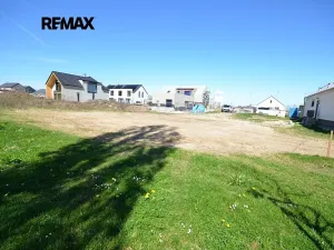 Pronájem zahrady, Slaný, 800 m2