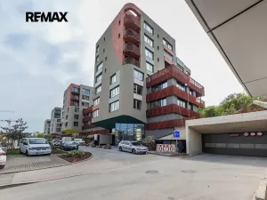 Pronájem bytu 1+kk, Praha - Radlice, U Komína, 37 m2