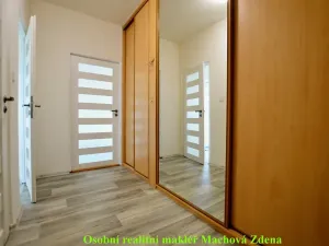 Pronájem bytu 2+1, Praha - Malešice, Káranská, 56 m2