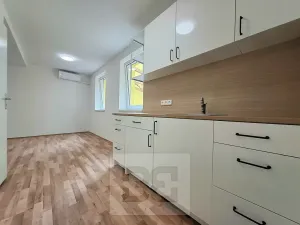 Pronájem bytu 1+kk, Dobruška, Šubertovo nám., 30 m2