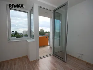 Prodej bytu 1+kk, Velký Osek, U hřiště, 33 m2