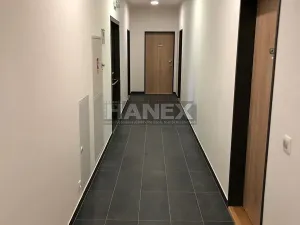 Pronájem bytu 2+kk, Praha - Hloubětín, Saarinenova, 61 m2