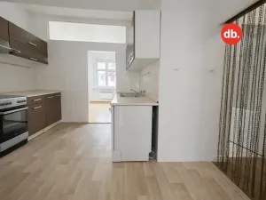 Prodej bytu 2+1, Karlovy Vary, Sokolovská, 77 m2