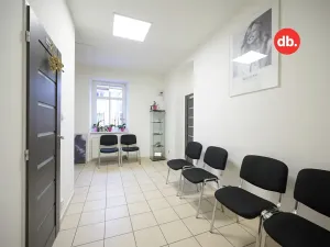 Pronájem obchodního prostoru, Karlovy Vary, Nejdecká, 16 m2