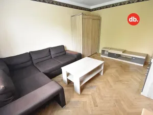 Pronájem bytu 1+1, Karlovy Vary, Maďarská, 36 m2