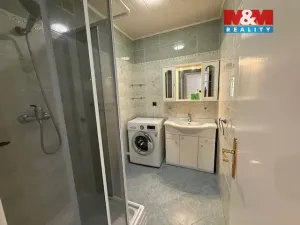Pronájem bytu 3+1, Praha - Kobylisy, Střekovská, 65 m2