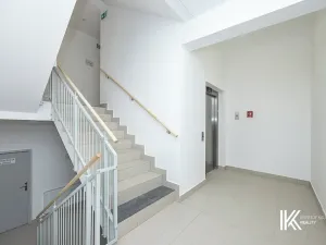 Pronájem bytu 2+kk, Pardubice, U Sportovní školy, 44 m2