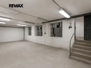 Pronájem skladu, Praha - Strašnice, Starostrašnická, 140 m2