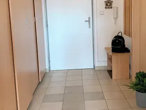 Pronájem bytu 2+kk, Praha - Vysočany, Na Harfě, 44 m2