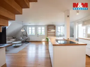 Pronájem bytu 5+kk, Hradec Králové, Velké náměstí, 112 m2