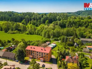 Prodej bytu 3+1, Rovensko pod Troskami, Tyršova, 66 m2
