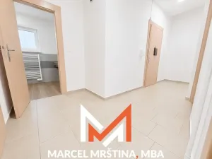 Pronájem bytu 2+1, Náchod, Husovo náměstí, 74 m2