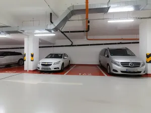 Pronájem garážového stání, Praha - Modřany, Zlochova, 13 m2
