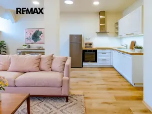 Pronájem bytu 2+1, Česká Lípa, Škroupovo náměstí, 75 m2