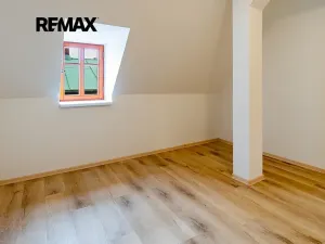 Pronájem bytu 2+1, Česká Lípa, Škroupovo náměstí, 75 m2