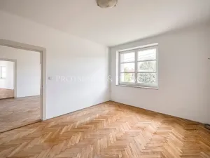 Prodej kanceláře, Křižanov, Benešovo náměstí, 530 m2