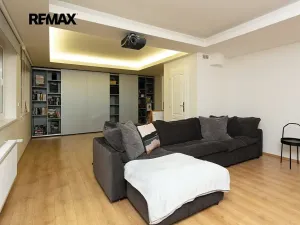 Pronájem vily, Praha - Nebušice, Na Malé Šárce, 302 m2