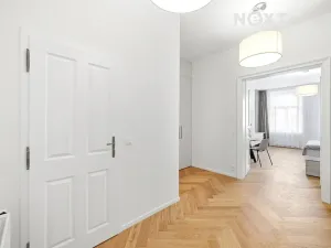 Pronájem bytu 2+kk, Praha - Vinohrady, Velehradská, 44 m2
