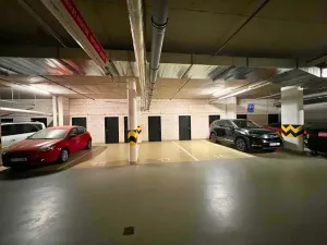 Pronájem garážového stání, Praha - Malešice, Nad úžlabinou, 13 m2
