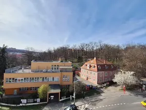 Pronájem bytu 1+1, Praha - Smíchov, Podbělohorská, 43 m2