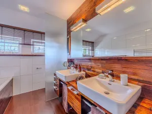 Prodej rodinného domu, Bruzovice, 320 m2