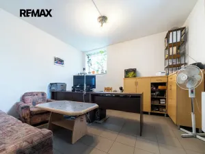 Pronájem výrobních prostor, Pardubice, Plemenářský podnik, 1295 m2