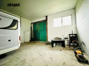 Pronájem výrobních prostor, Kostelec, 182 m2