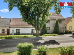 Prodej rodinného domu, Rynholec, nám. 1. máje, 363 m2