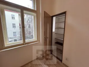 Pronájem bytu 2+kk, Praha - Žižkov, Hartigova, 38 m2