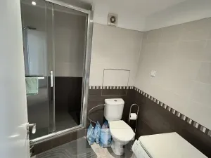 Pronájem bytu 1+kk, Praha - Troja, Svídnická, 27 m2