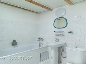 Pronájem bytu 1+1, Praha - Nové Město, Na Moráni, 35 m2
